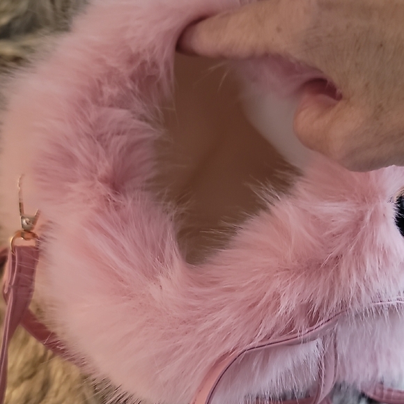Elegant Pink Faux Fur Shoulder Bag - Picture 8 of 13